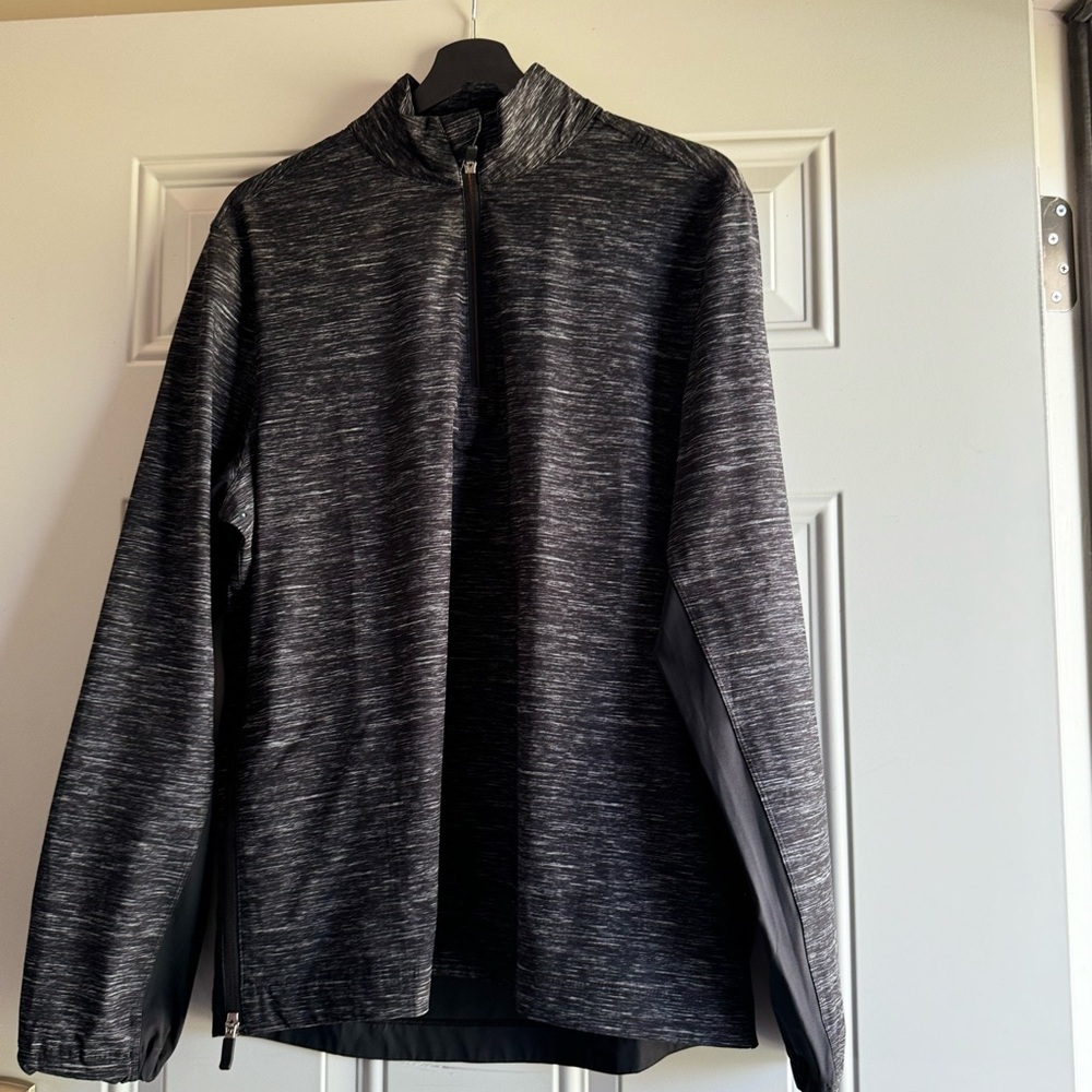 Lululemon Men's Medium Train on Site 1/2 Zip